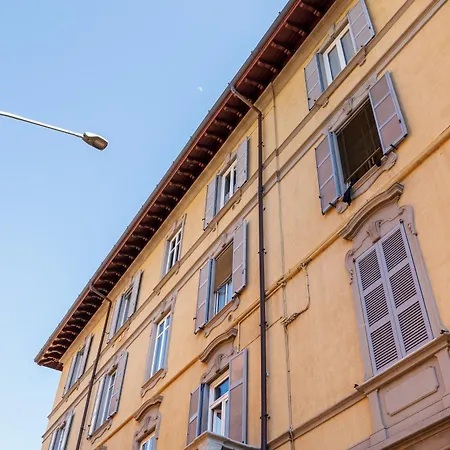 7 Archi In * Como